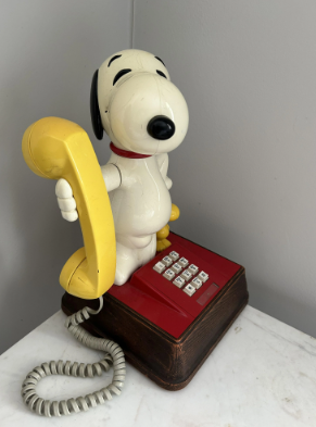 40. Snoopy Telephone